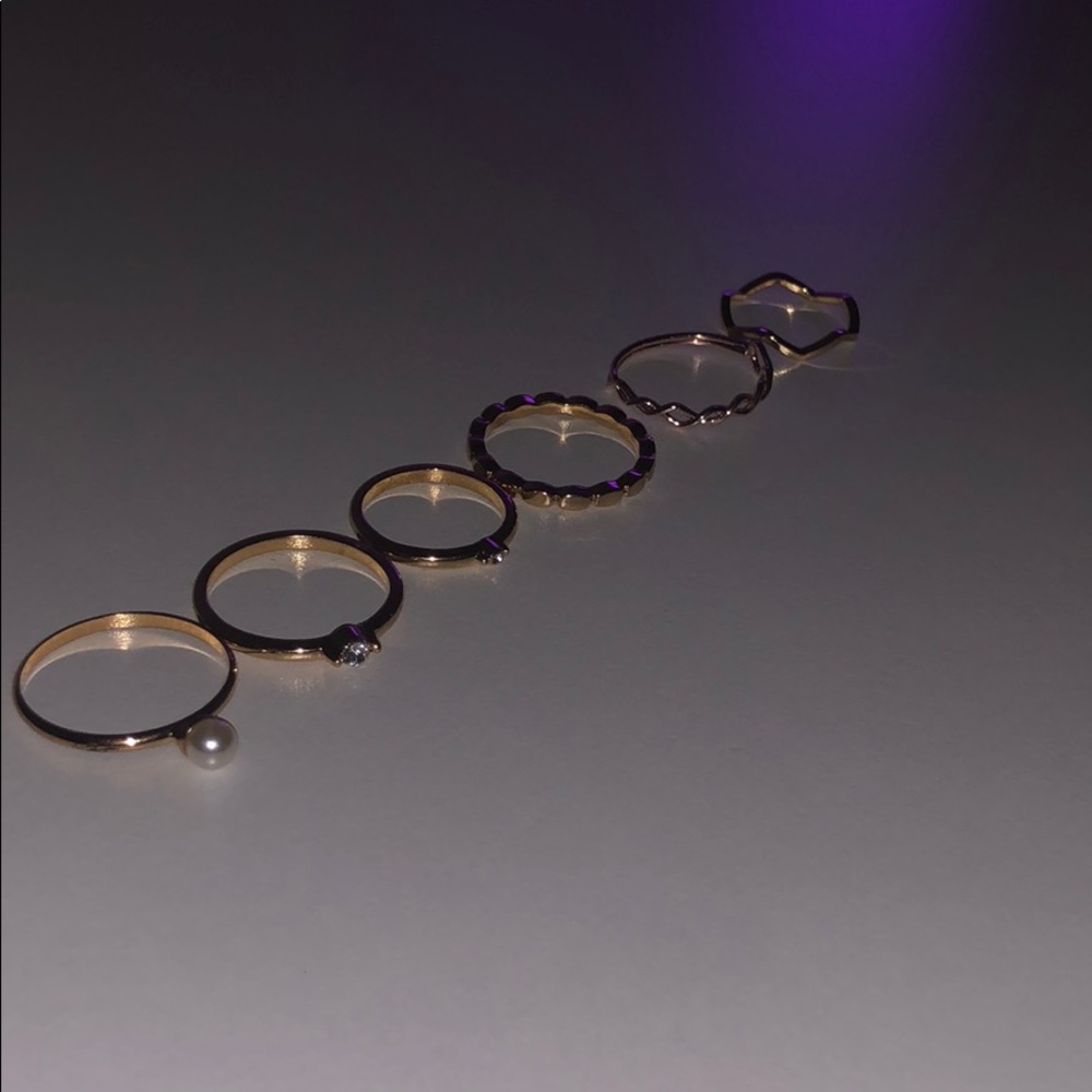 6 Assorted Rings - Picture 2 of 2